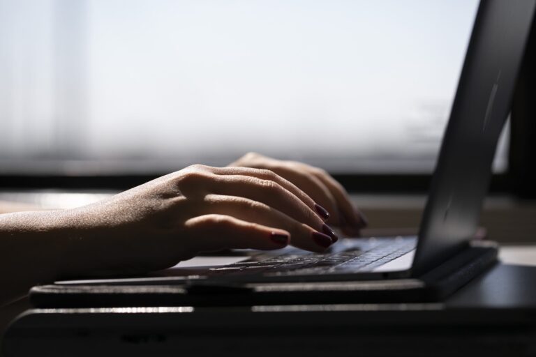 How do Virginia agencies use tech to hire workers?