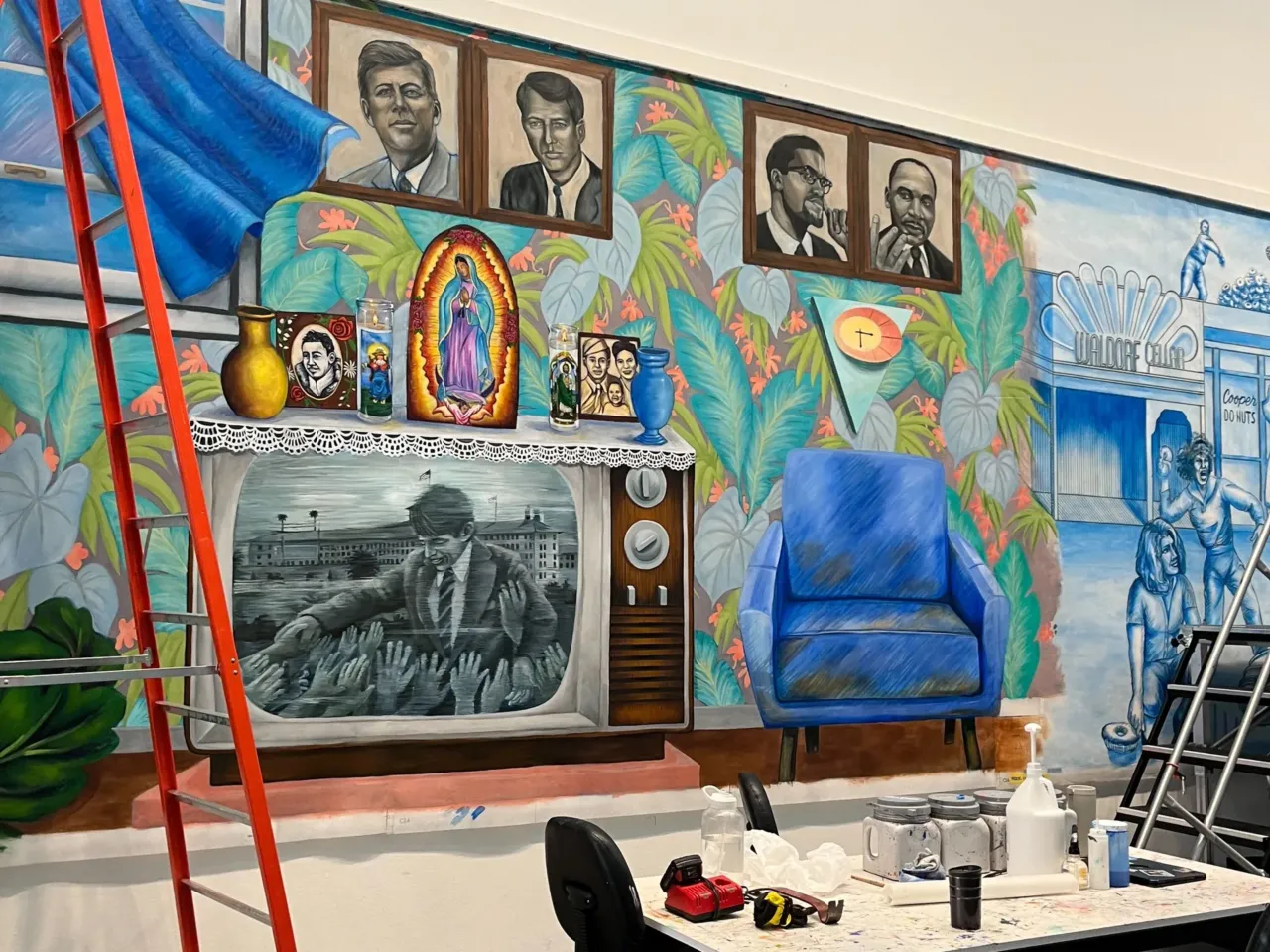 The half-mile long Great Wall of Los Angeles mural is getting longer 2 The expansion of The Great Wall includes images recalling the 1968 assassination of former U.S. Attorney General Robert F. Kennedy.
