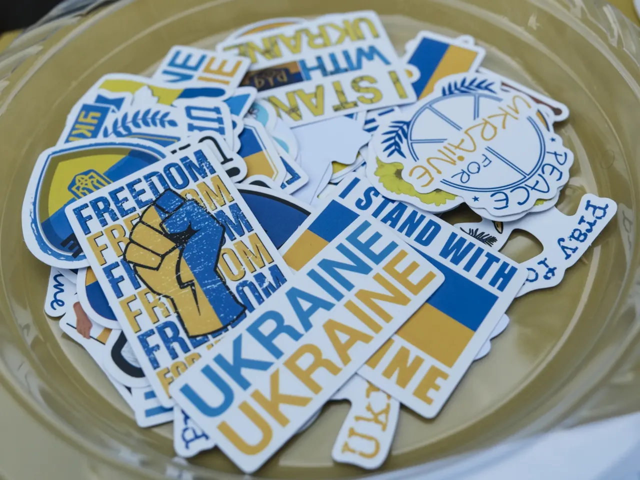 Photos: Ukrainians celebrate their Independence Day by running in vyshyvankas 5 Ukrainian stickers.
