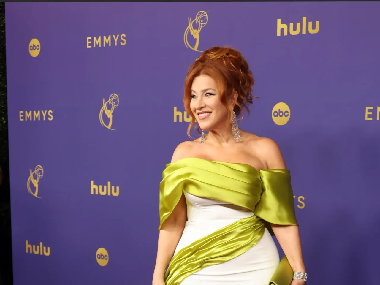 Check out the fashion as stars arrive at the 2024 Emmys red carpet 15 Lisa Ann Walter