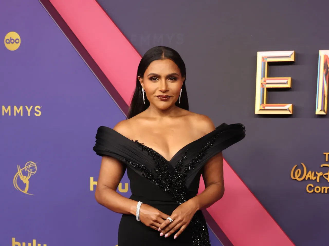 Check out the fashion as stars arrive at the 2024 Emmys red carpet 29 Mindy Kaling