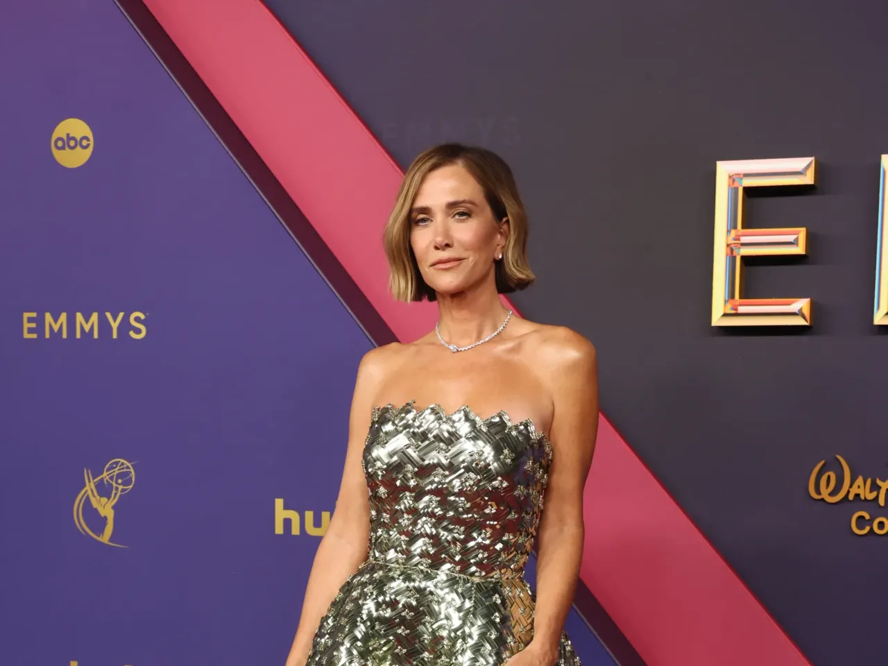 Check out the fashion as stars arrive at the 2024 Emmys red carpet 49 Kristen Wiig