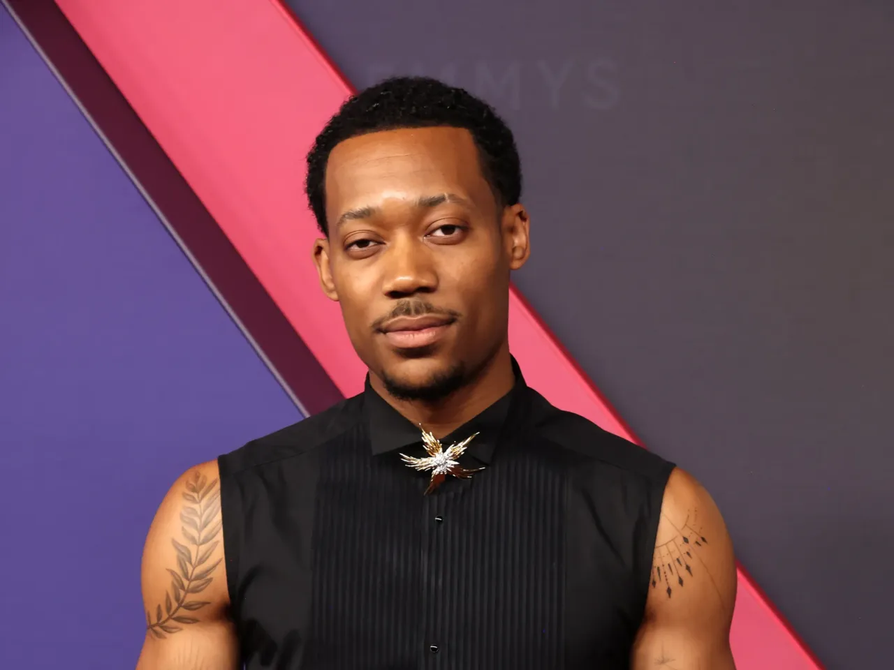 Check out the fashion as stars arrive at the 2024 Emmys red carpet 22 Tyler James Williams