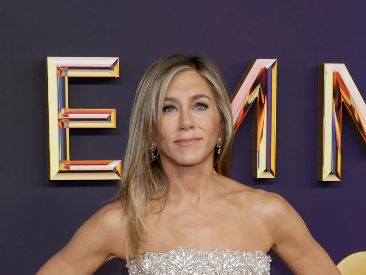 Check out the fashion as stars arrive at the 2024 Emmys red carpet 8 Jennifer Aniston