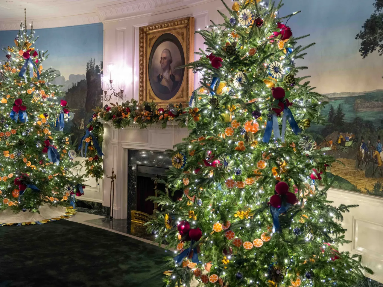 The Diplomatic Reception room decorated for the holidays.