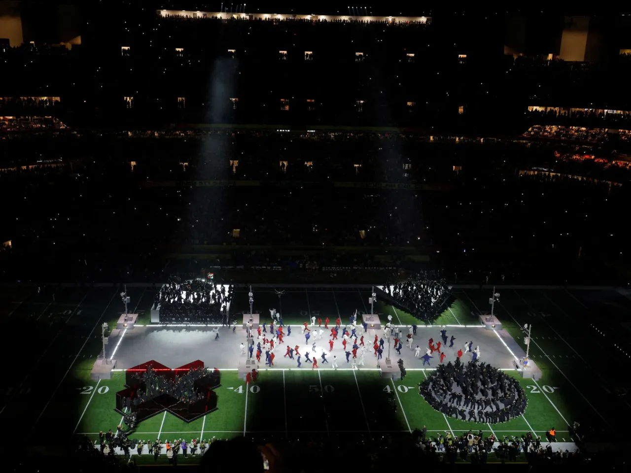 Kendrick Lamar brought West Coast hip hop, Uncle Sam and Serena Williams to the Super Bowl 1 The Caesars Superdome in New Orleans transformed for Kendrick Lamar's halftime performance, Sunday, Feb. 9, 2025.