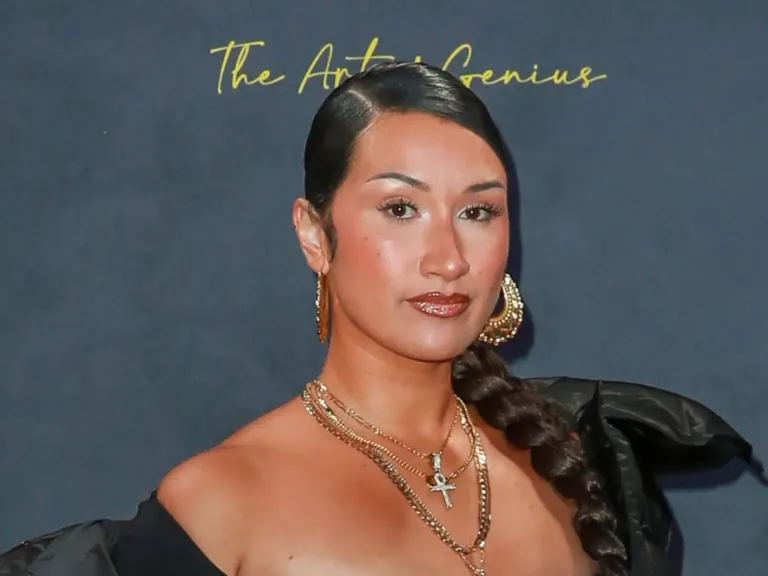 Cleo Sol will see you now