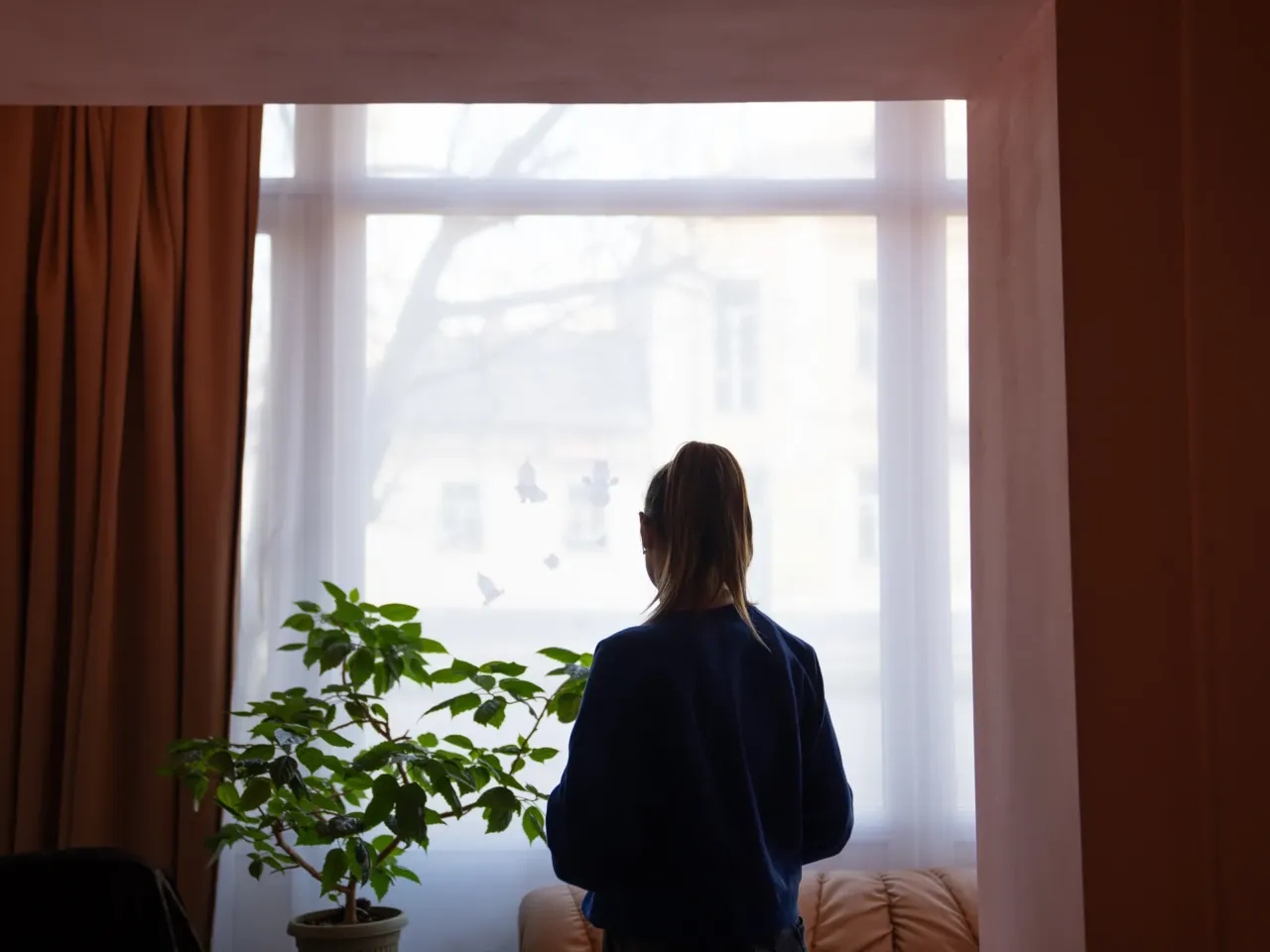 Ukrainians in front-line regions reel from losses, but say hope dies last for them 8 Anastasia stands in the dining room at ARTAK, the shelter where she helps others who have been displaced by the war. With her family home only four hours' drive away, she holds on to the idea that she could return one day. "I imagined how I'm gonna come to see my parents, how I'm gonna cry 'cause I haven't seen them for three years. What a hysteria it's gonna be. To see them all. You always imagine something." She says she's ready even to walk there.