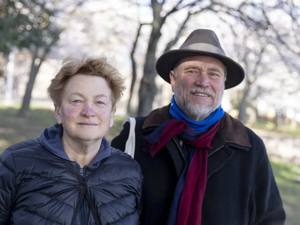 Photos: Peak bloom in D.C. draws cherry blossom fans from near and far 4 Hannah Moore and Lawrence MacDonald brought breakfast to the Tidal Basin on Wednesday.