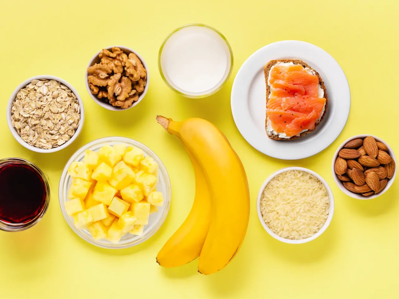 5 eating habits that can help you sleep better at night 1 Marie-Pierre St-Onge, a nutrition scientist, shares a list of her top 20 sleep-supporting ingredients in her cookbook, Eat Better, Sleep Better: almonds, bananas, barley, brown rice, cherries, chia seeds, extra-virgin olive oil, ginger, lentils, oats, pineapple, pumpkin seeds, salmon, spinach, tofu, tomatoes, turkey, walnuts, white beans and yogurt. Many contain multiple nutrients to improve sleep.
