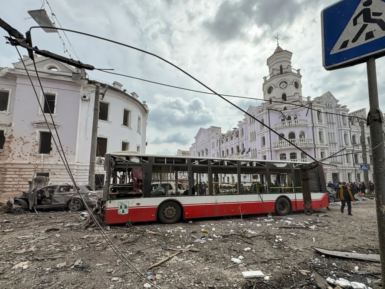 Sumy, a center of Ukrainian culture, lives in the crosshairs of a new Russian offensive 9 Emergency crews work at the site of a Russian missile attack in the center of Sumy this April.