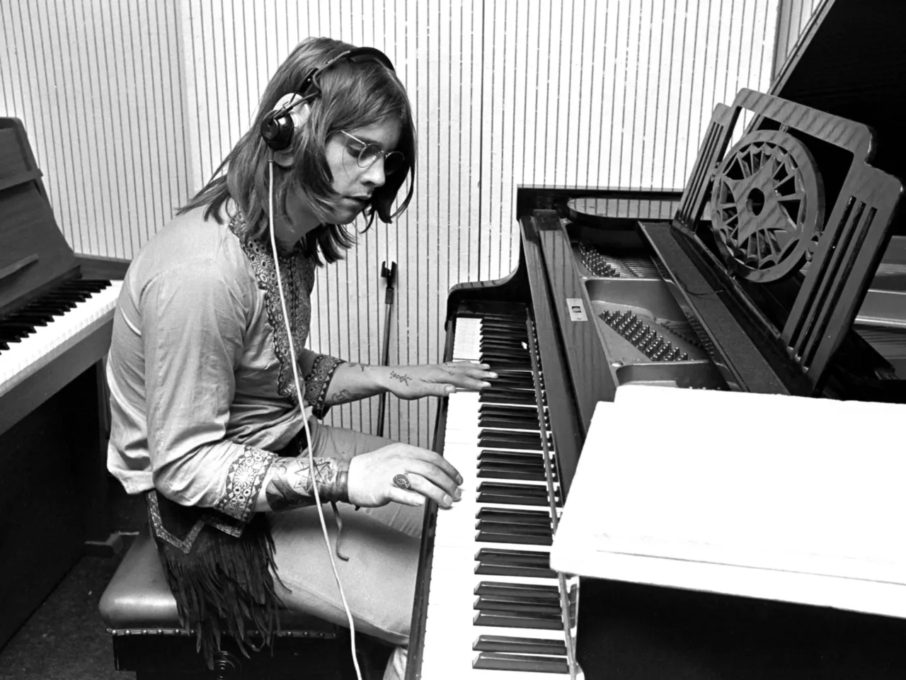 Ozzy Osbourne, heavy metal icon, dies at 76 2 Ozzy Osbourne of Black Sabbath plays piano in 1970.