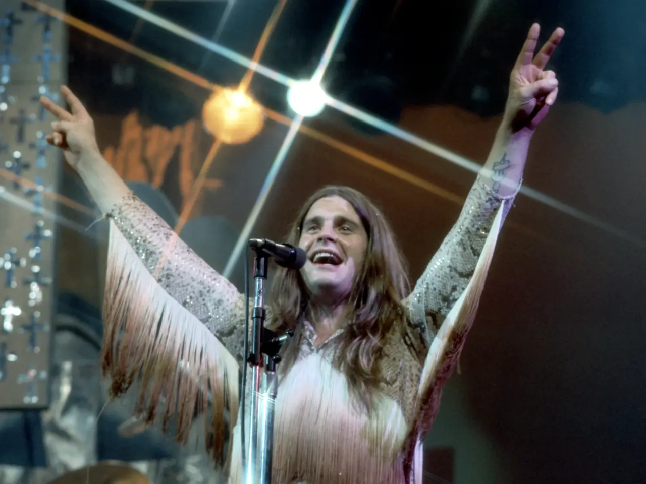 Ozzy Osbourne, heavy metal icon, dies at 76 4 Singer Ozzy Osbourne of the British heavy metal band Black Sabbath performs in 1974 in Los Angeles, Calif.