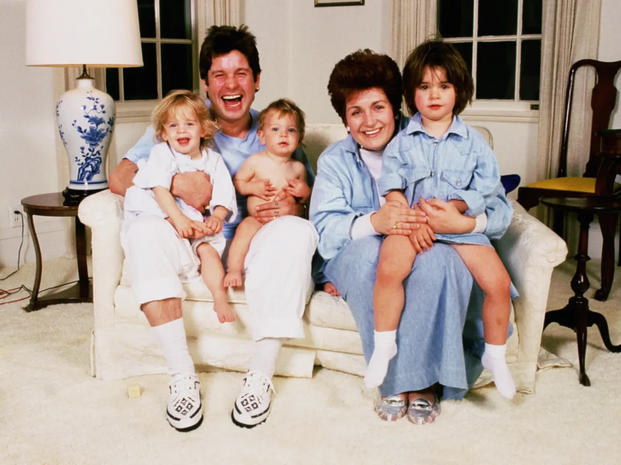 Ozzy Osbourne, heavy metal icon, dies at 76 7 Ozzy Osbourne is at home with his family in the early 1990's. From left to right, Kelly Osbourne, Ozzy Osbourne, Jack Osbourne, Sharon Osbourne and Aimee Osbourne.