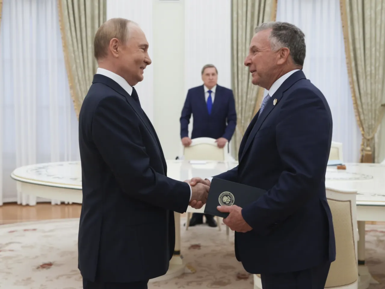 Trump is open to meeting with Putin for peace talks without Zelenskyy 1 Russian President Vladimir Putin (left) and U.S. special envoy Steve Witkoff shake hands during their meeting in Moscow, Wednesday.