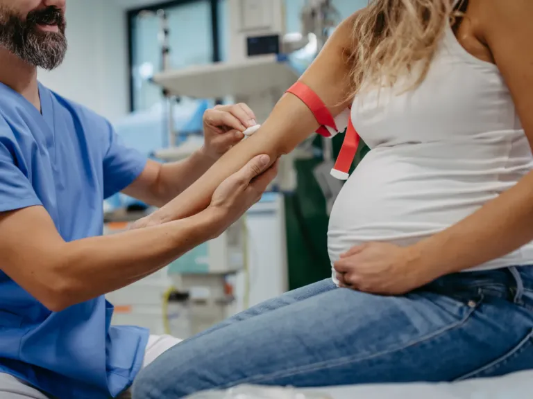 Offered a cash price for a prenatal genetic test? It may be your best bet
