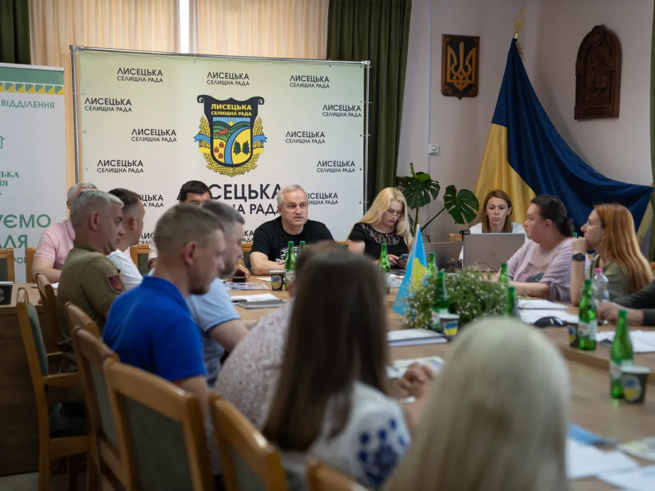 How to reintegrate over a million veterans? Groups in Ukraine are working on it 3 A group of local leaders from around Ukraine meets in Lysets, a small village in western Ukraine, to discuss challenges with veteran reintegration.