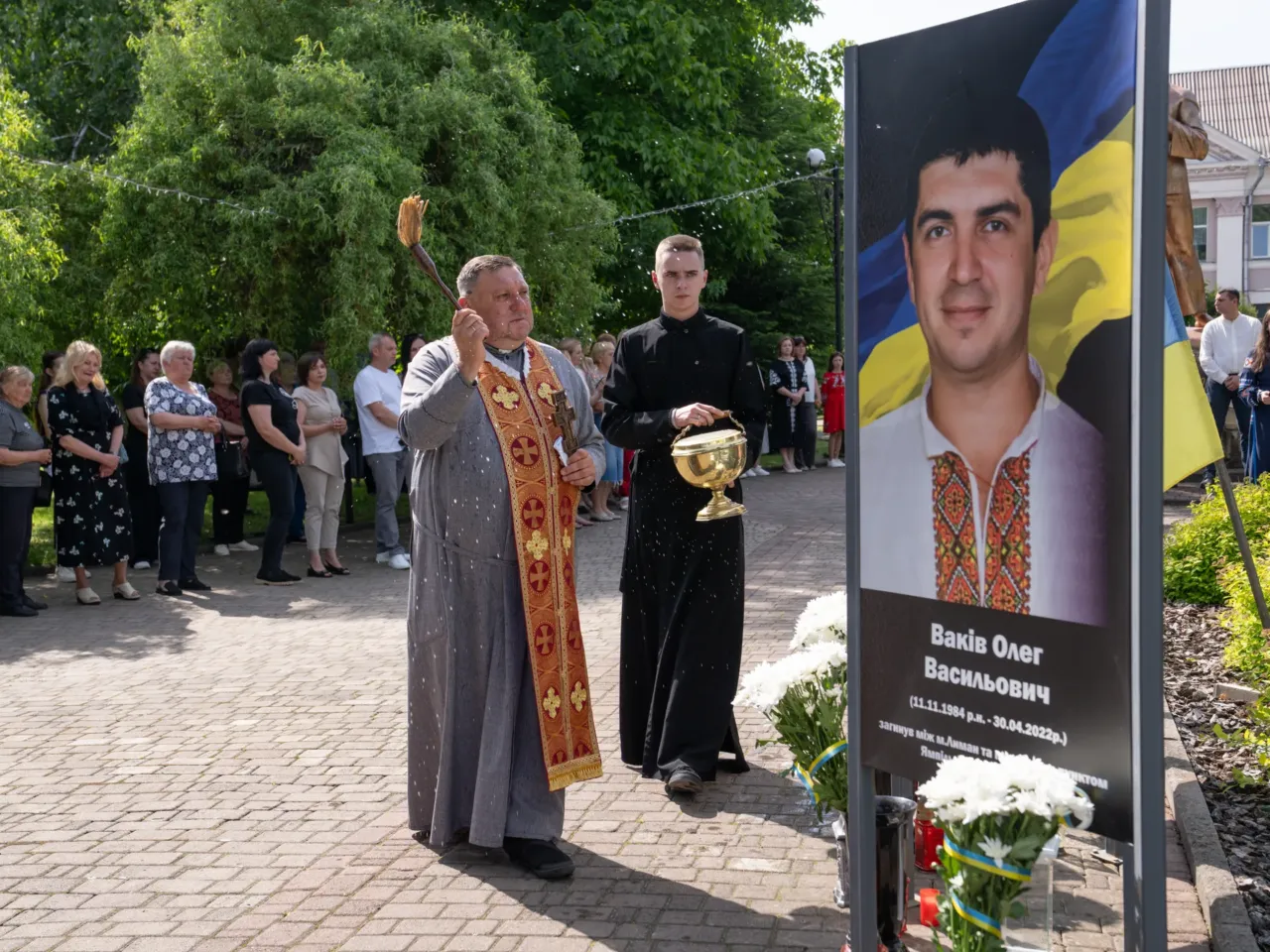 How to reintegrate over a million veterans? Groups in Ukraine are working on it 4 Lysets holds a ceremony to recognize those who died in Russia's invasion of Ukraine, before local leaders kick off the meeting about veteran reintegration.