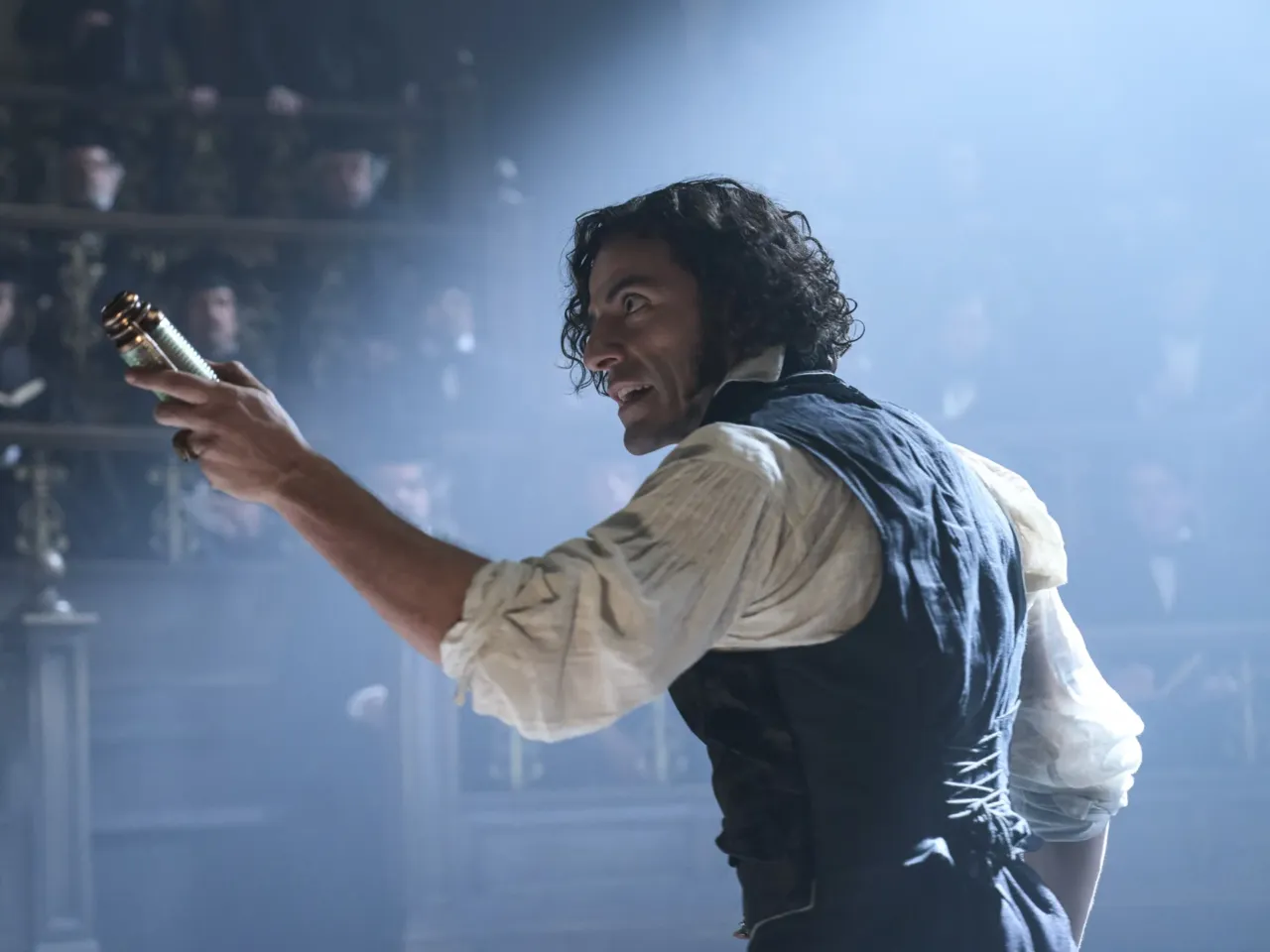 Oscar Isaac as Victor Frankenstein in Frankenstein.