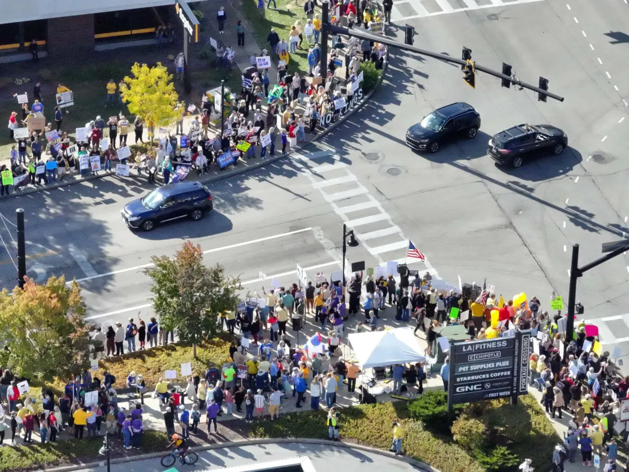 Protestors line the streets in Cuyahoga Falls, OH.