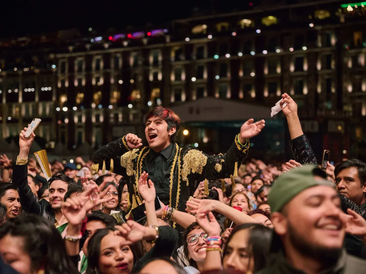 Netflix docuseries explores the private and stage lives of Mexican icon Juan Gabriel 1 More than 170,000 Juan Gabriel fans attended a Netlix watch party at the Zocalo in Mexico City on Nov. 8.