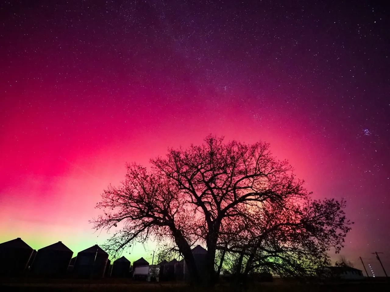 The U.S. saw vivid northern lights as far south as Florida — and more could be coming 2 The aurora borealis lights up the night sky east of Denver on Tuesday.