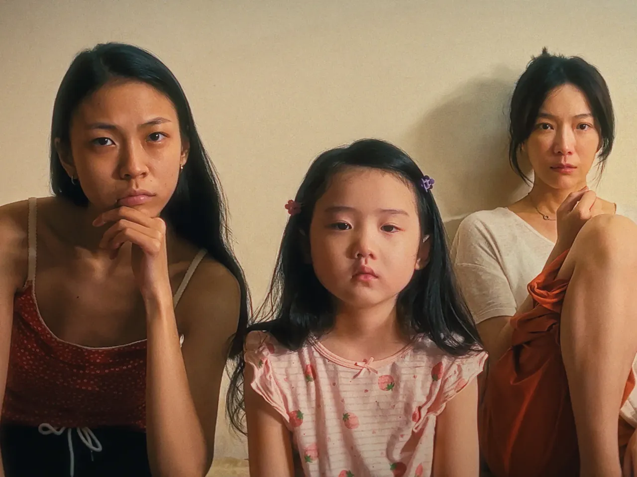'Left-Handed Girl' takes on quiet shame across generations in Taipei 2 Shih-Yuan Ma as I-Ann, Nina Ye as I-Jing and Janel Tsai as Shu-Fen in Left-Handed Girl.