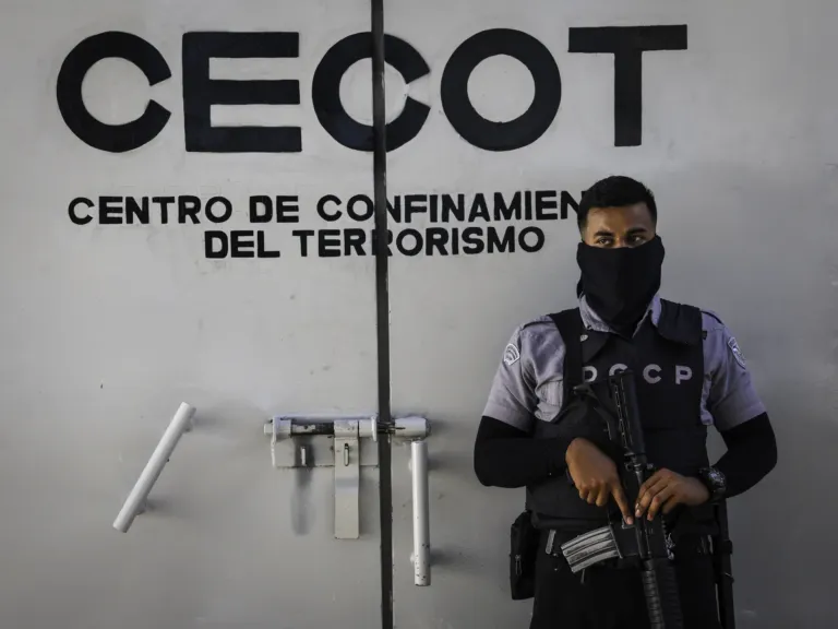 Federal judge says U.S. must give due process to deported Venezuelans