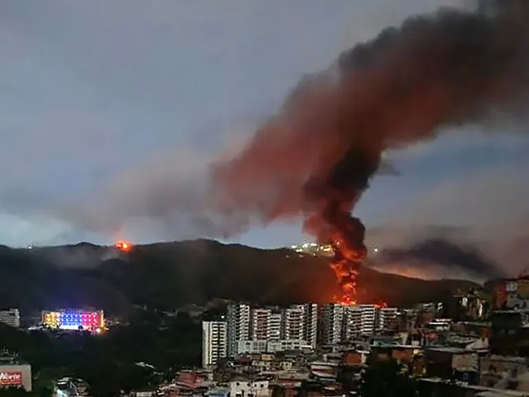 Trump: US hit Venezuela with ‘large-scale strike,’ captured Nicolás Maduro