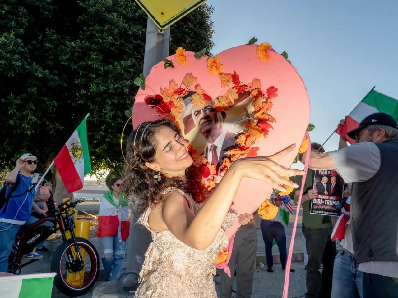 Demonstrators in support of a war in Iran at City Hall in Los Angeles, California, US, on Saturday, Feb. 28, 2026.