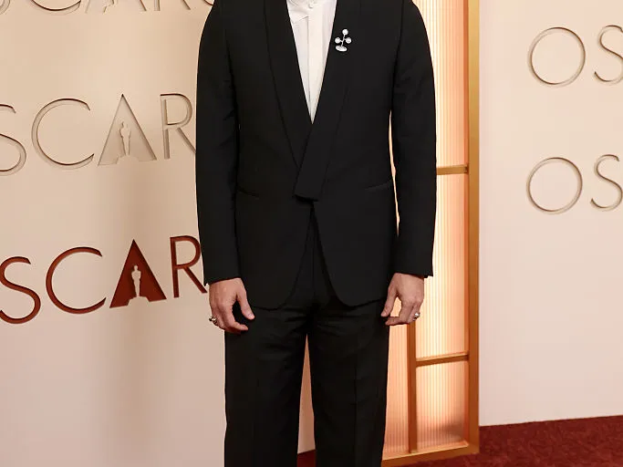 See the Oscars red carpet looks 14 Wagner Moura