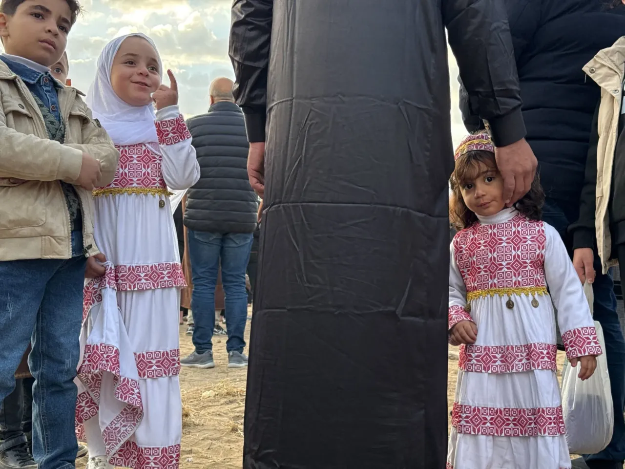 Palestinians celebrate Eid in Gaza, making the most of a fragile ceasefire 6 Children wore colorful new clothes for Eid.