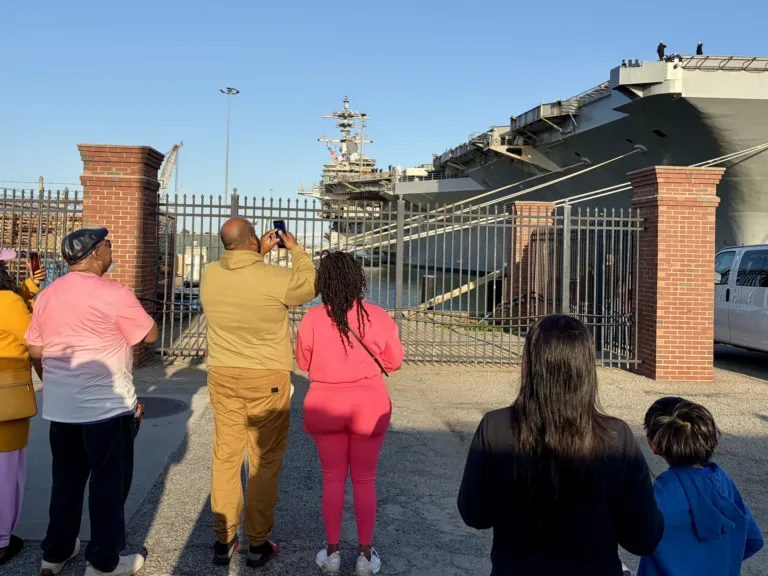 Aircraft carrier USS George HW Bush, 4,000 sailors leave Norfolk