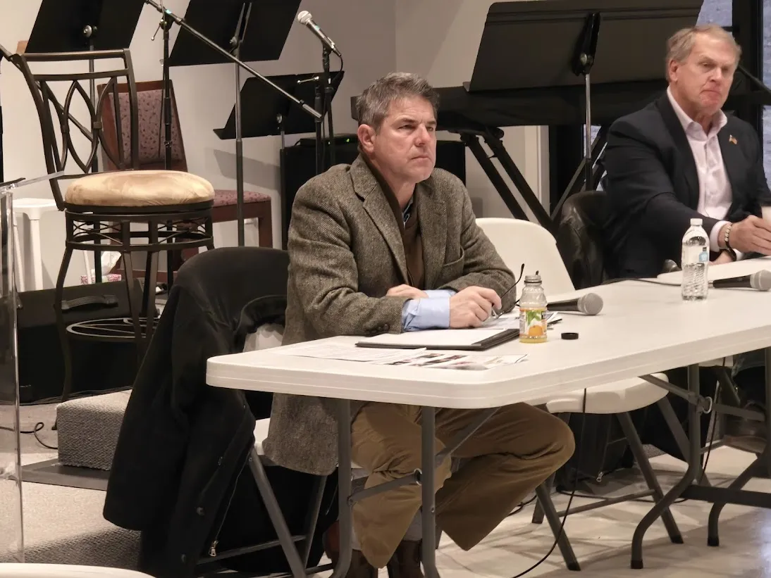 A local judge. A brash 82-year-old senator. State leaders have decided redistricting 2 Indiana Senate President Pro Tempore Rodric Bray speaks in January at the Owen County Chamber of Commerce, where he reflected on how Indiana lawmakers rejected redistricting.