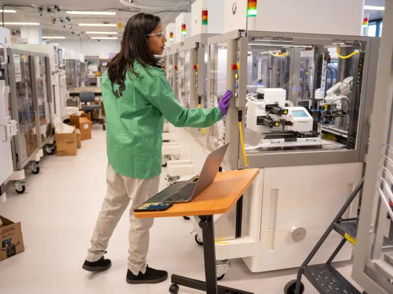 Scientists in ‘autonomous laboratories’ are starting to outsource work to robots
