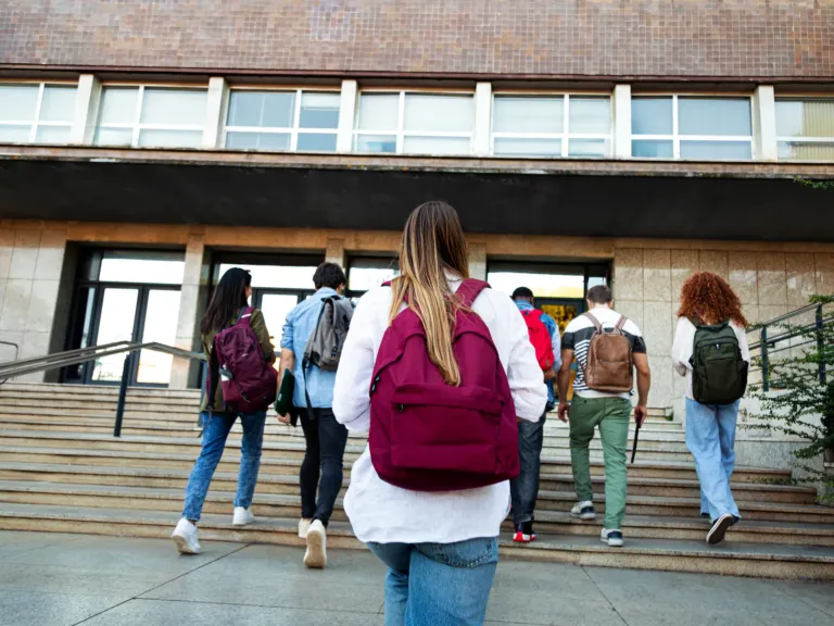 Student loan borrowers will get an interest rate cut if they sign up for auto pay