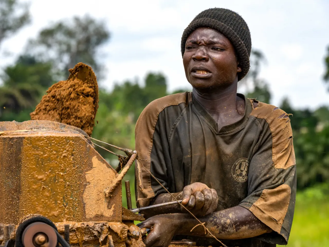 Inside the gold-mining town where the Ebola outbreak likely started 7 A portrait of Léon Gina at the Maidede mine, which is an artisanal gold-mining site. The mine is part of the informal gold economy that continues to draw workers to the area amid the Ebola outbreak.