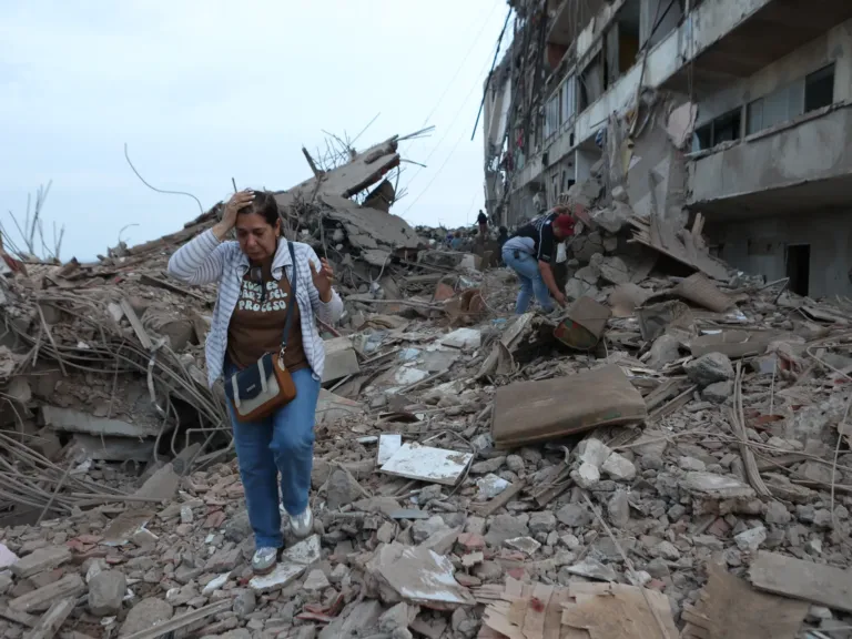 Venezuela is reeling from earthquakes, as the rising death toll nears 1,000