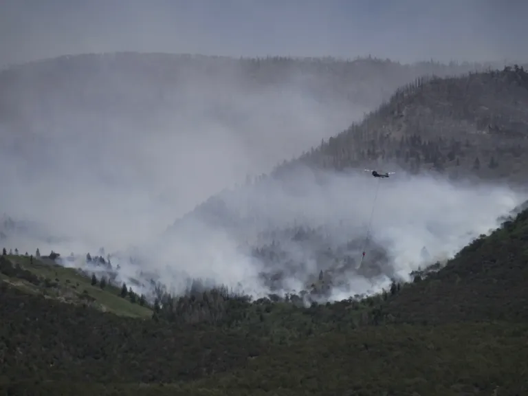 3 firefighters killed on Colorado-Utah border as wildfires intensify