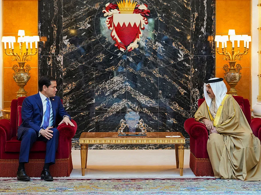 US Secretary of State Marco Rubio (L) meets with Bahrain's King Hamad bin Isa al-Khalifa during his visit to the Middle East to discuss the interim deal between the US and Iran with Arab Gulf allies, and to attend a meeting by the Gulf Cooperation Council Member States (GCC), at Al-Sakhir Palace, near Zallaq on June 25, 2026.