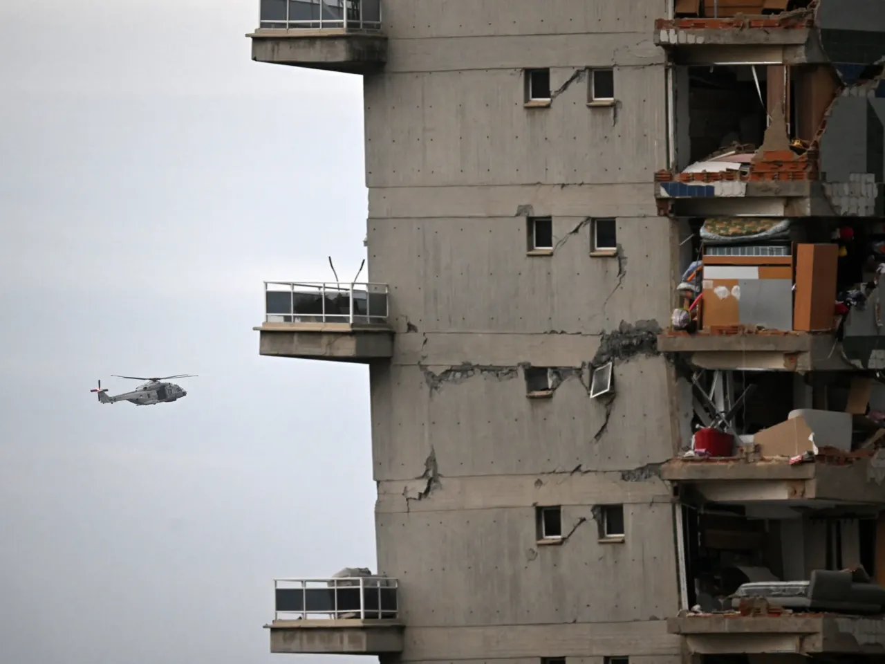 Untold casualties and humanitarian needs: What to know a week from Venezuela's quakes 2 A U.S. Marines helicopter flies by a quake-hit area in Caraballeda, La Guaira state, Venezuela, Tuesday.