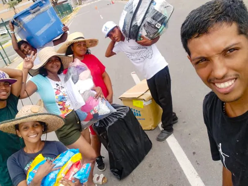 A spirit of resilience helps Venezuelans face healthcare challenges after the quakes 3 Luz Noguera and her relatives with donations of food and tents after the earthquakes. An education nonprofit based in another state, the E-VEN Project, arranged to refill her asthma prescription in the middle of the crisis.