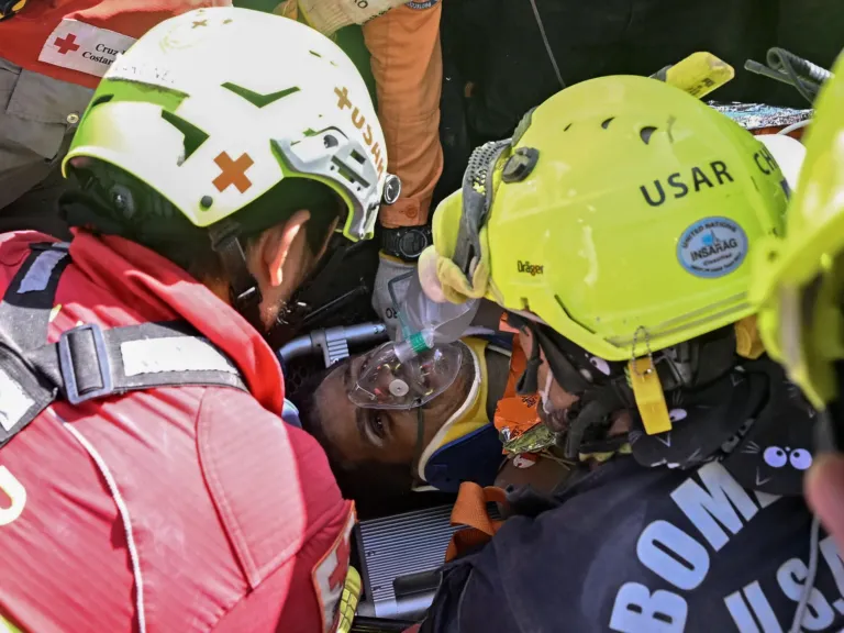 A spirit of resilience helps Venezuelans face healthcare challenges after the quakes