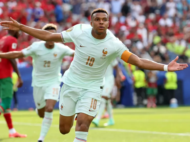 France downs Morocco 2-0 to advance to the World Cup semifinal