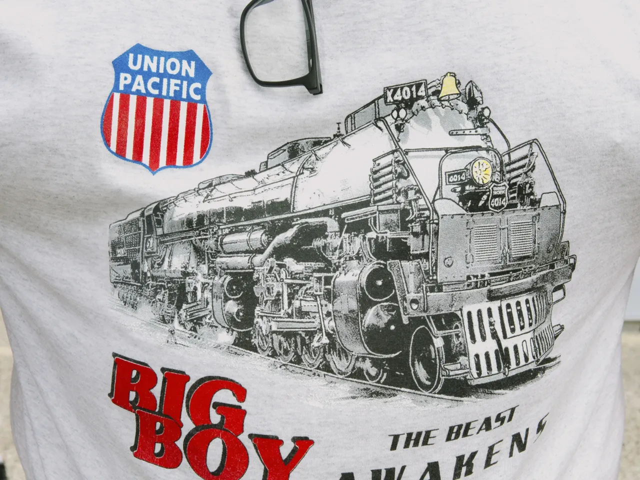 The biggest steam locomotive is whistle-stopping across the U.S. 8 An attendee wears a t-shirt commemorating Union Pacific's Big Boy No. 4014.