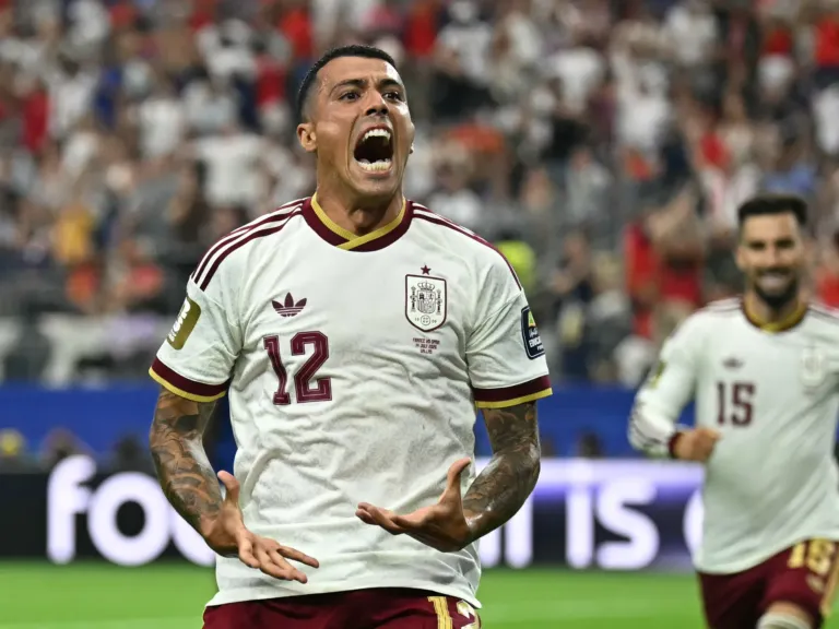 Spain sparkles to shock France 2-0 and advance to the World Cup final