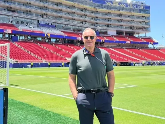 Andrés Cantor's voice has defined the World Cup for generations of soccer fans 2 Andrés Cantor at the World Cup stadium in San Francisco.