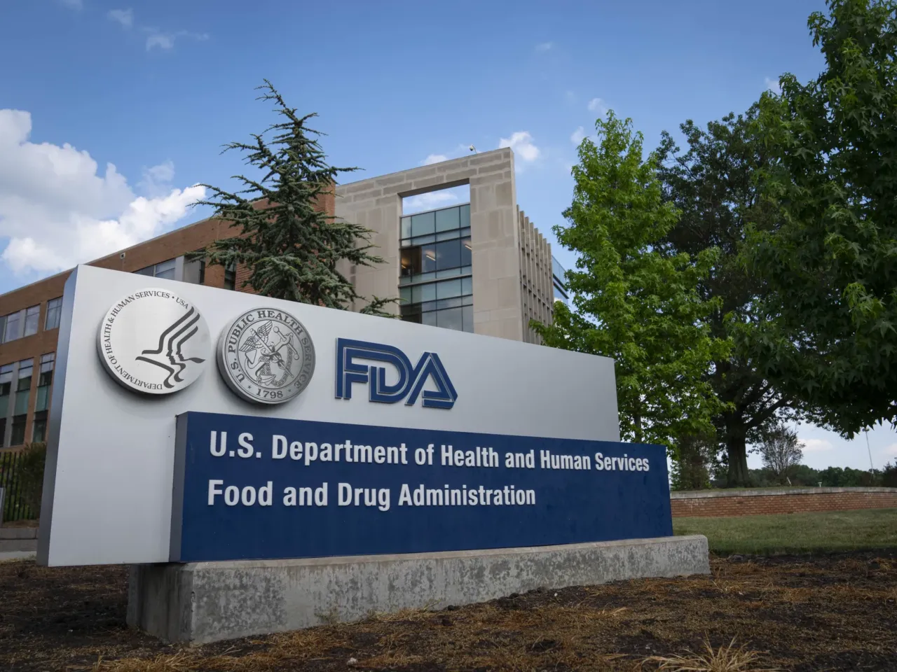 A panel of advisers to the Food and Drug Administration will vote on recommendations for seven popular peptides.