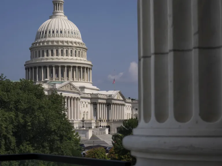 For a 2nd time, House approves resolution to end the war in Iran in a rebuke to Trump