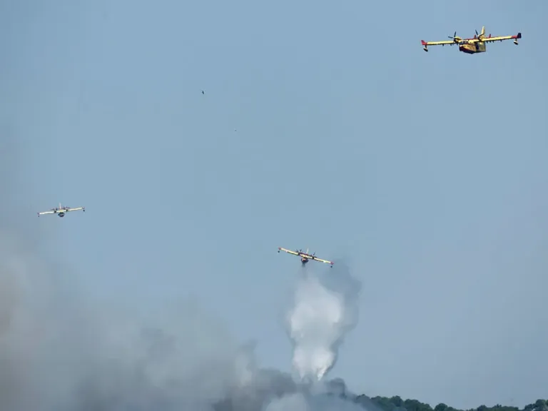 France continues to fight devastating wildfires, while progress is made in Spain